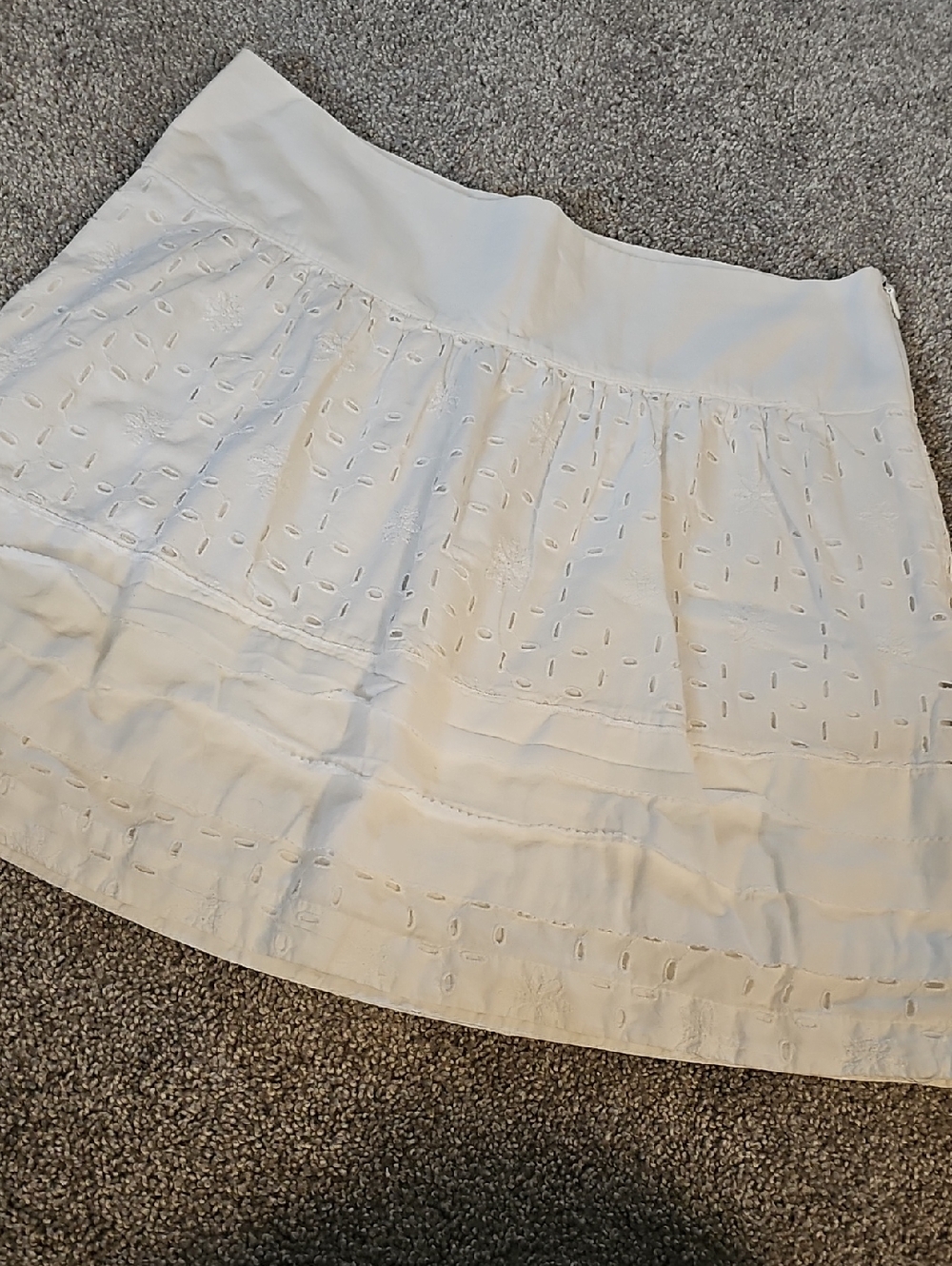 T4🔹️Banana Republic White Eyelet Circle Skirt